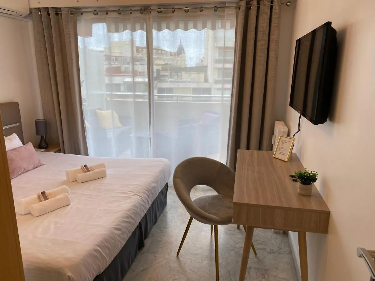 Cannes Centre-Palais-200M Des Plages 0*,  France
